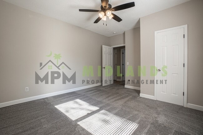 Building Photo - 928 Columbia College Dr
