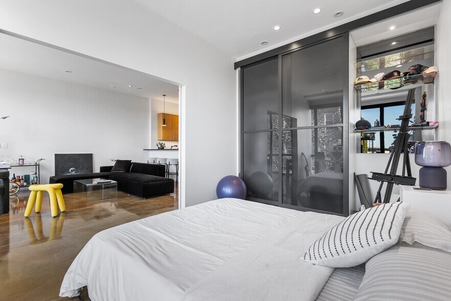 Building Photo - 36 A St