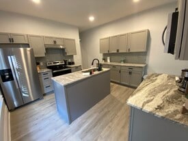 Building Photo - 435 Stoddart Ave