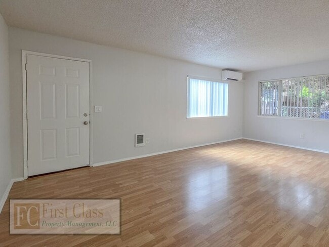 Building Photo - Shade Tree Apartments