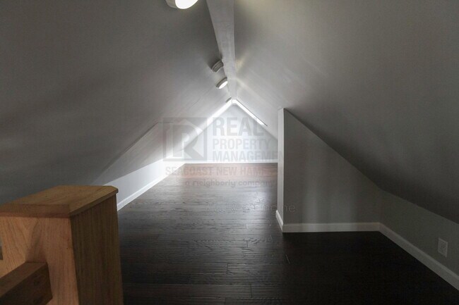 Building Photo - 445 Pleasant St