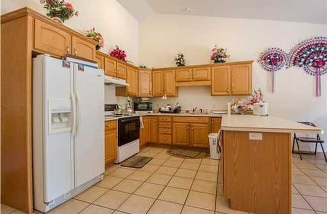 Building Photo - Huge 3BR/3ba Duplex on West Side of Eau Claire