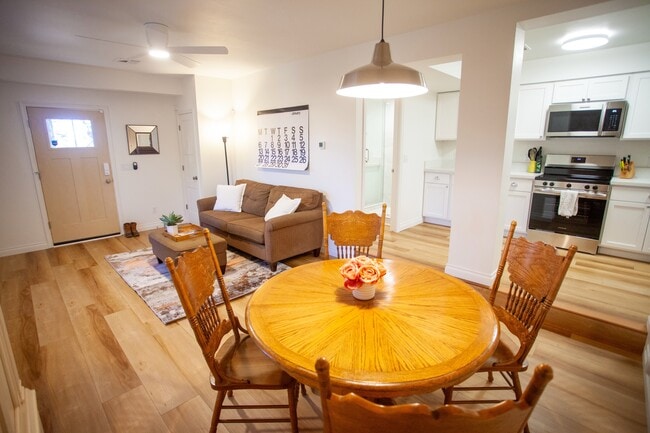 Building Photo - 1804 N Beaver St