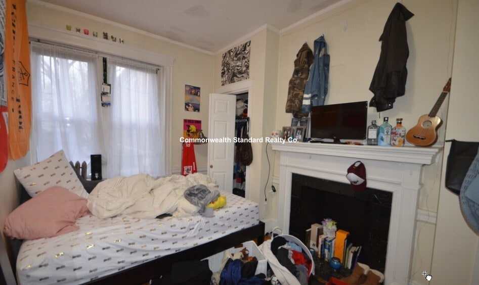 Building Photo - 54 Egmont St