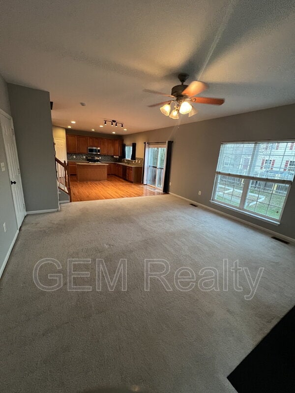 Building Photo - 11 Maggie Ct