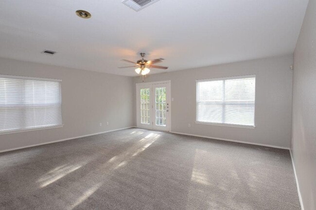 Building Photo - 10316 Garbacz Dr