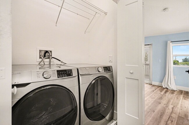 Building Photo - 1280 SR-A1A Unit D