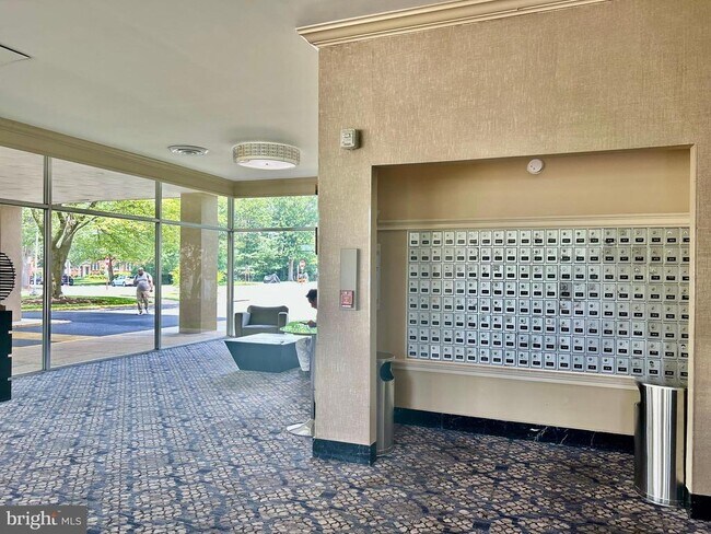 Building Photo - 6621 Wakefield Dr