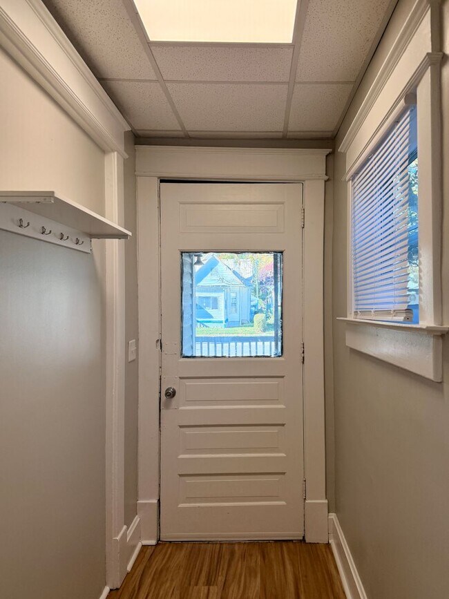 Building Photo - 1454 S 7th St