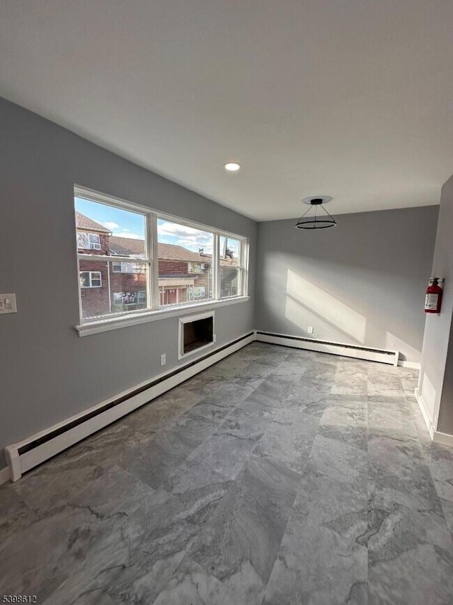 Building Photo - 916 Stuyvesant Ave.