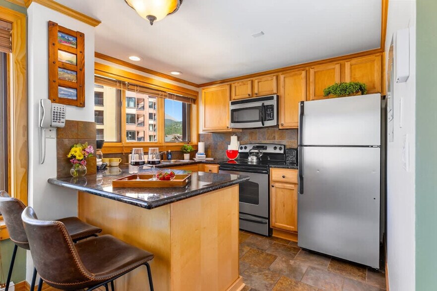 Building Photo - 535 South Park Avenue