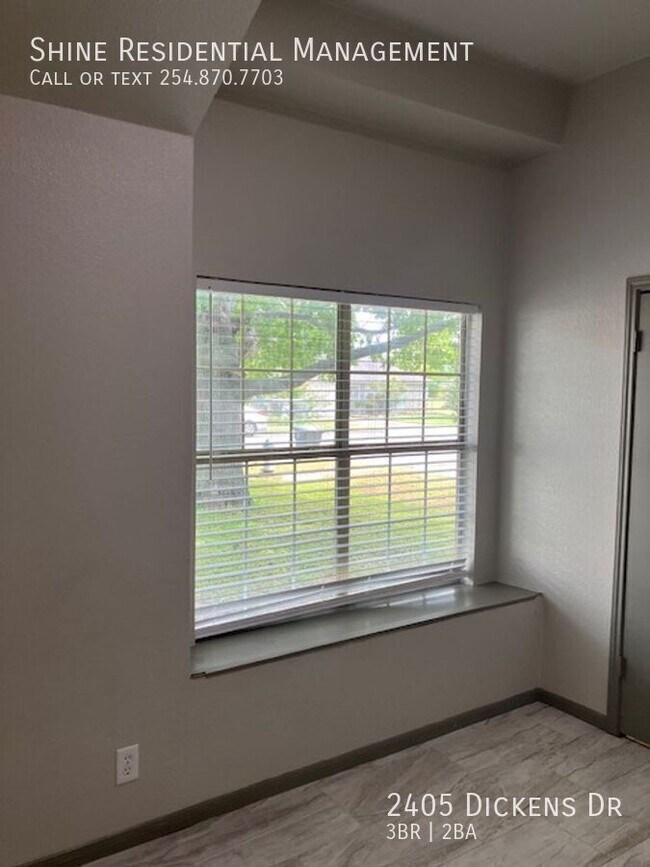 Building Photo - 2405 Dickens Dr