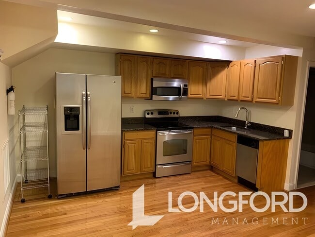 Primary Photo - LEASE SPECIAL - $1,995 for a 16-24 month l...