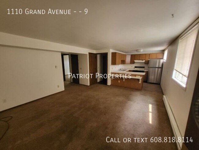 Primary Photo - 2 bed/1 bath apartment in Prairie Du Sac, WI!