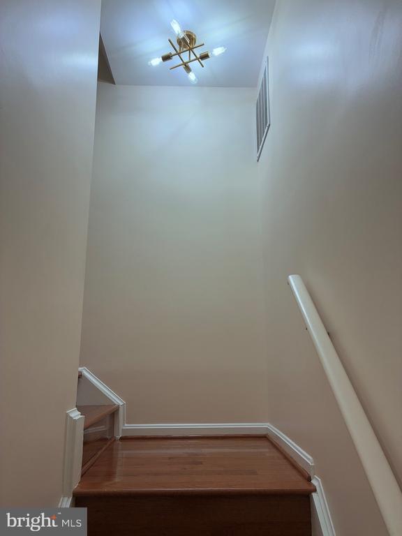 Building Photo - 7209 Lake Cove Dr