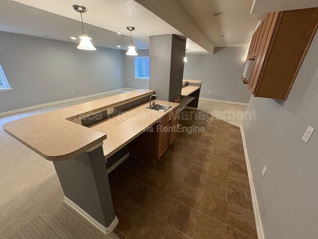 Building Photo - 222 Saxony Rd