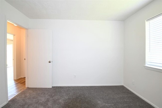 Building Photo - 18811 Pine Trace Ct