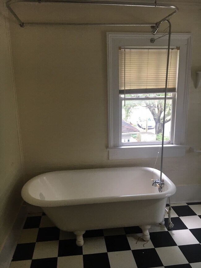 Building Photo - S. 7th Street 121