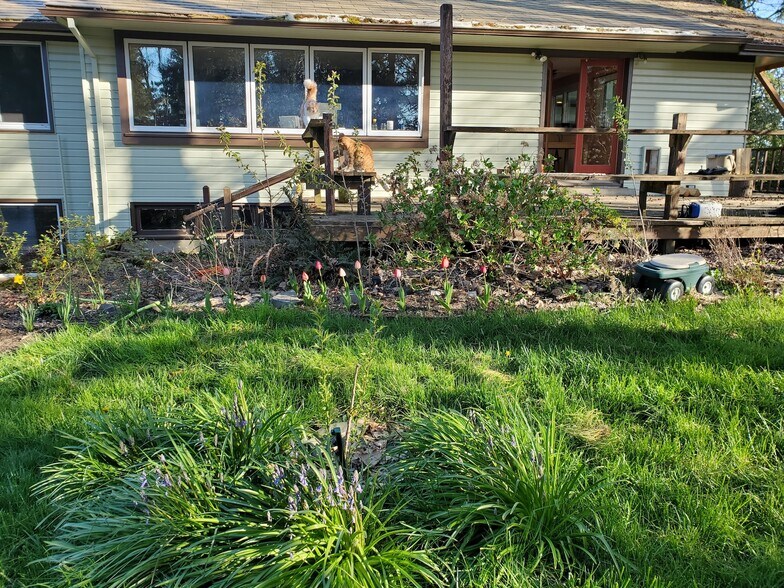 View of back door - 920 SW Stephenson Ct