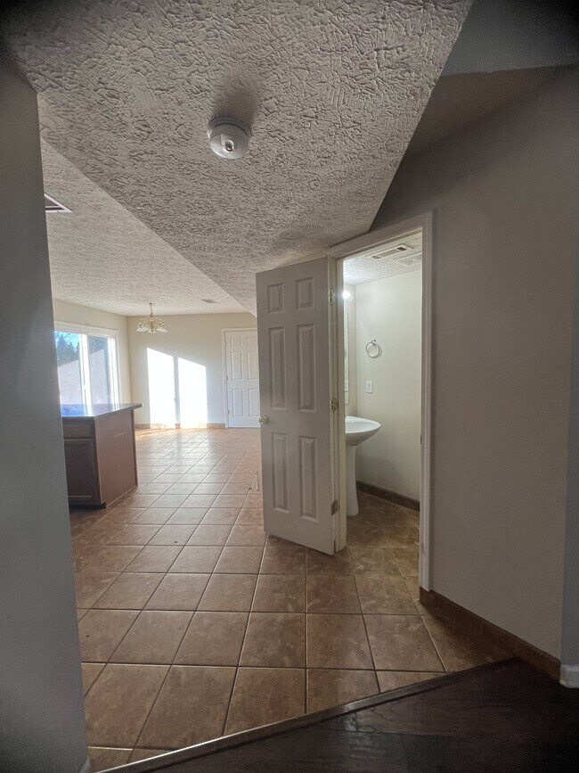 Building Photo - 1921 Portway Rd