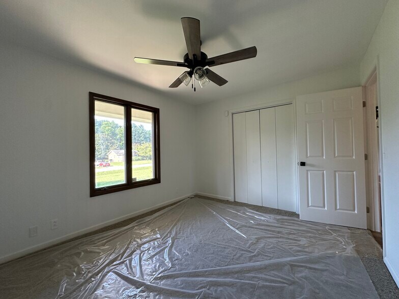 Building Photo - 2397 Braxton Bragg Dr