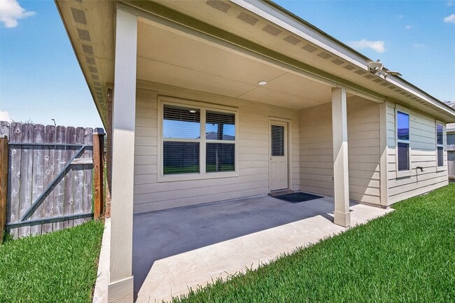 Building Photo - 6014 Namika St