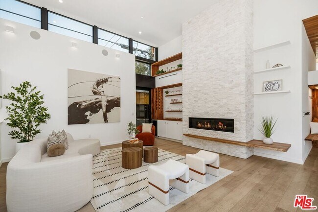 Building Photo - 8617 Higuera St