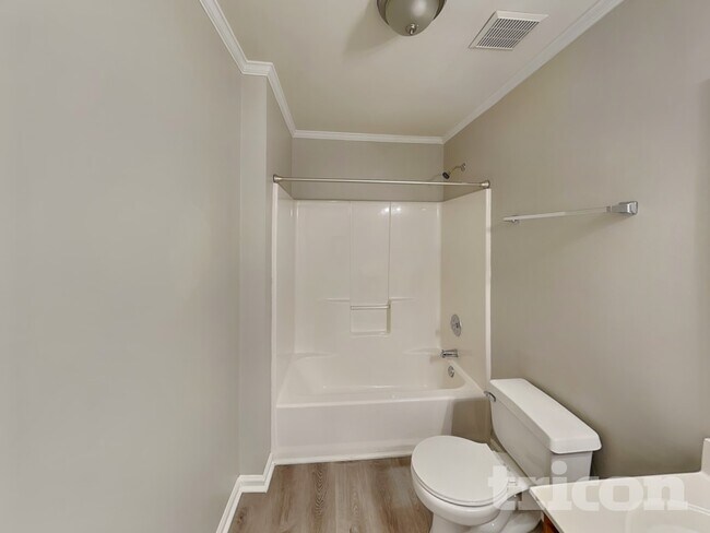 Building Photo - 123 Clarin Way