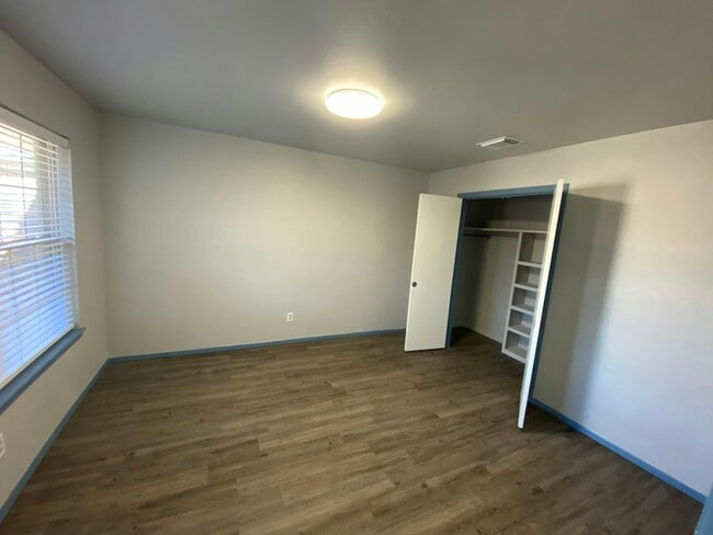 Building Photo - 4537 Yale St