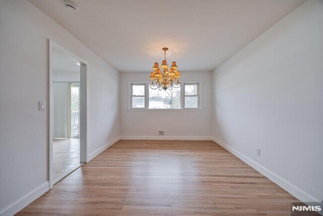 Building Photo - 327 Webster Dr