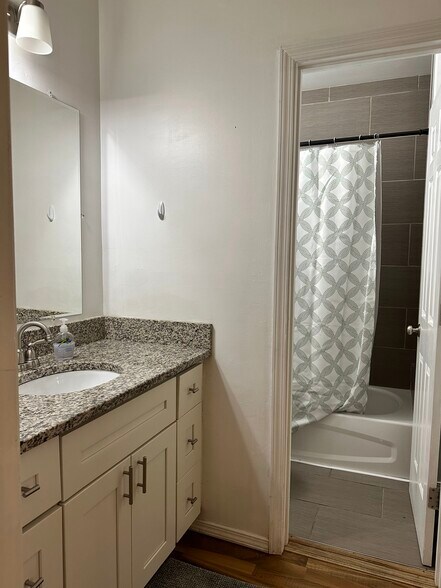 Building Photo - 4624 Westminster Pl