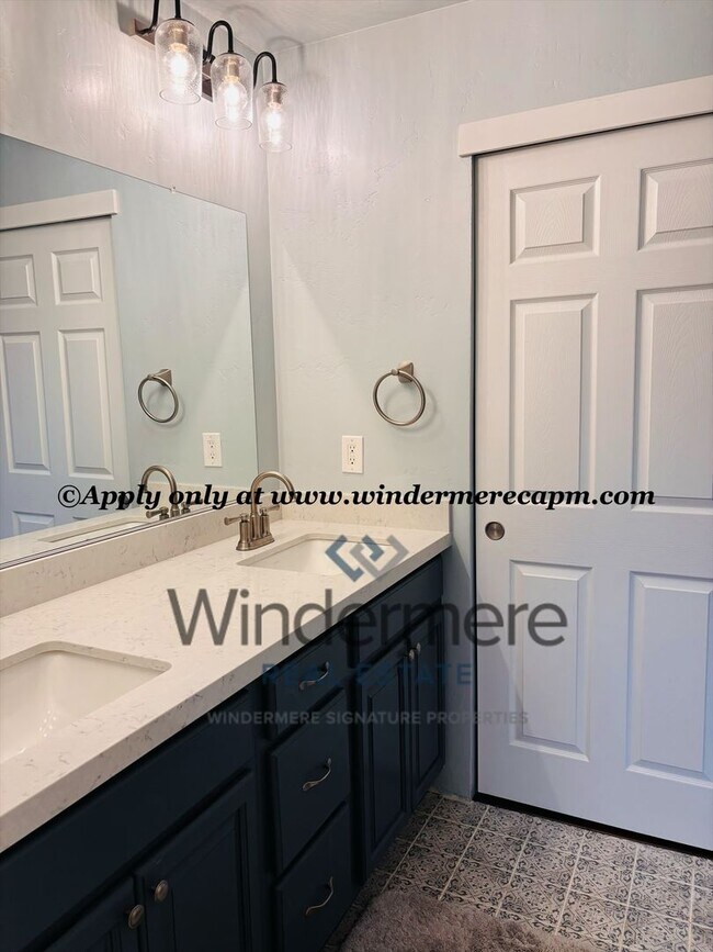 Building Photo - Coming Soon! Charming 3-bed, 2-bath Gem in East Del Paso Heights- Your Perfect Home Awaits!