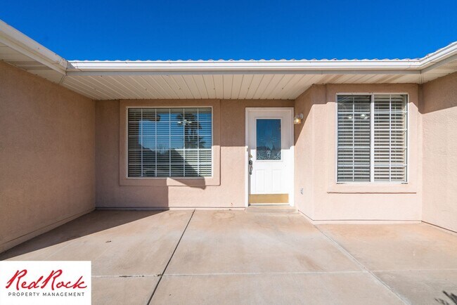 Building Photo - Pet Friendly - 4 Bed 2 Bath for rent in St. George