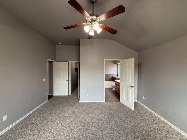 Building Photo - 4 BED! Cozy Home on Large CORNER Lot!