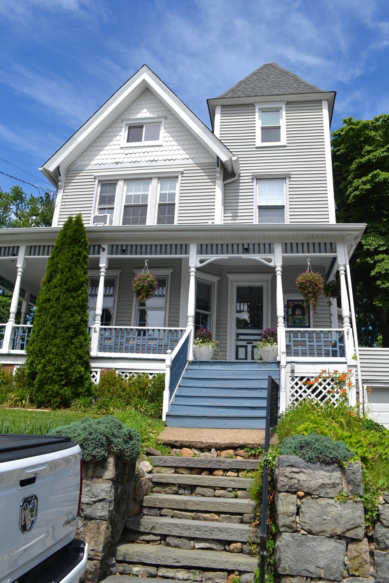 Building Photo - 436 Cornelia St