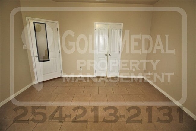Building Photo - 4505 Cambridge Dr