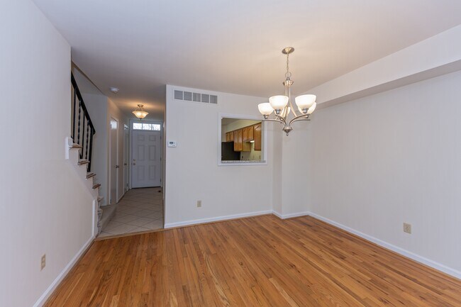 Floorplan - Indian Creek Apartments and Townhomes