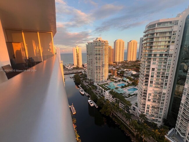 Primary Photo - 300 Sunny Isles Blvd