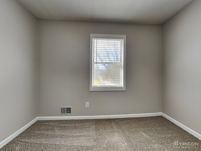 Building Photo - 8080 Sumit Creek Dr NW