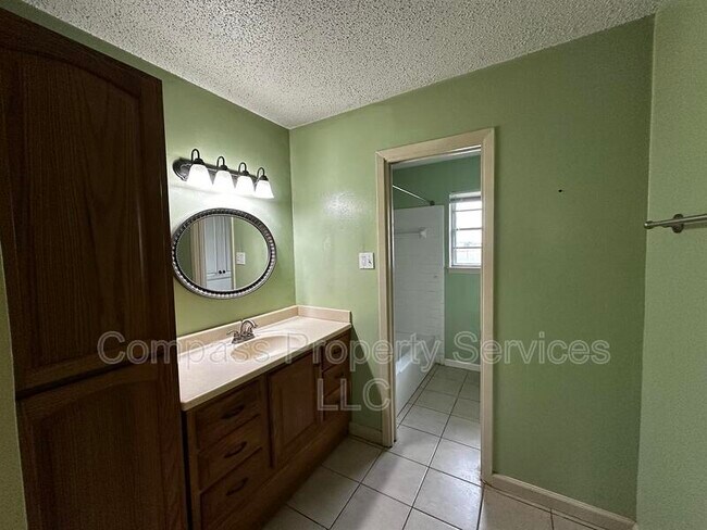 Building Photo - 179 Weldon Dr