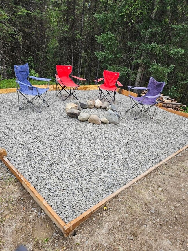 Building Photo - ALASKAN CABIN IN THE WOODS!