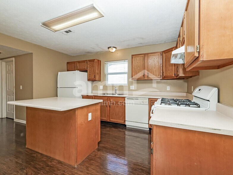 Building Photo - 4102 Loyala Chase Ln