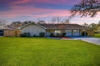 Building Photo - 1504 Holly Cir