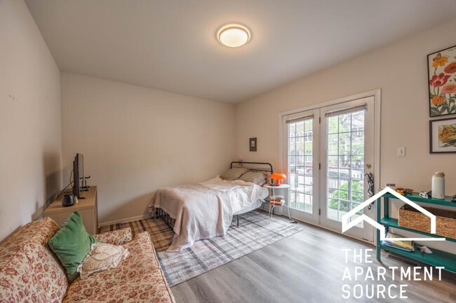 Building Photo - 4 bedroom in Chicago IL 60642