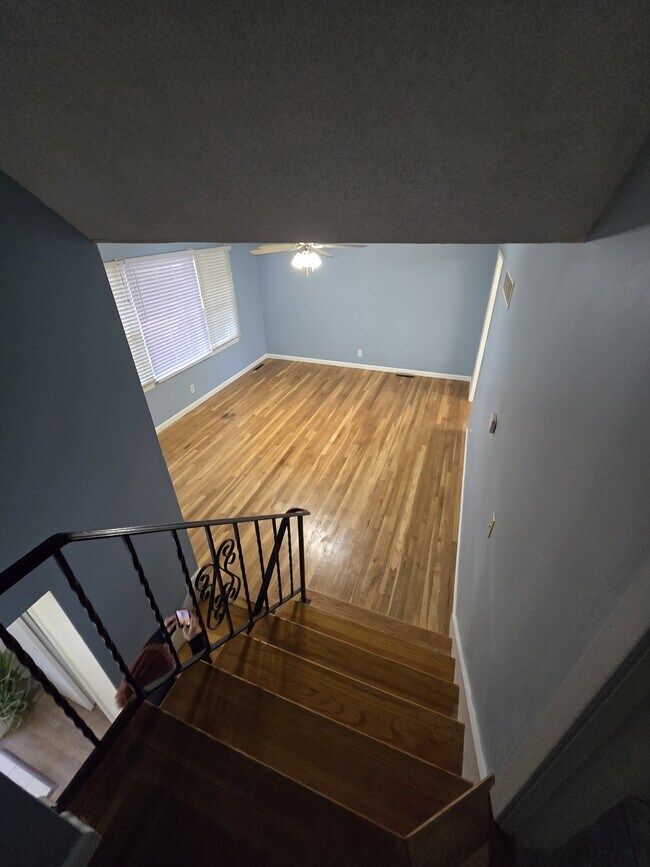 Building Photo - 7517 N Lydia Ave