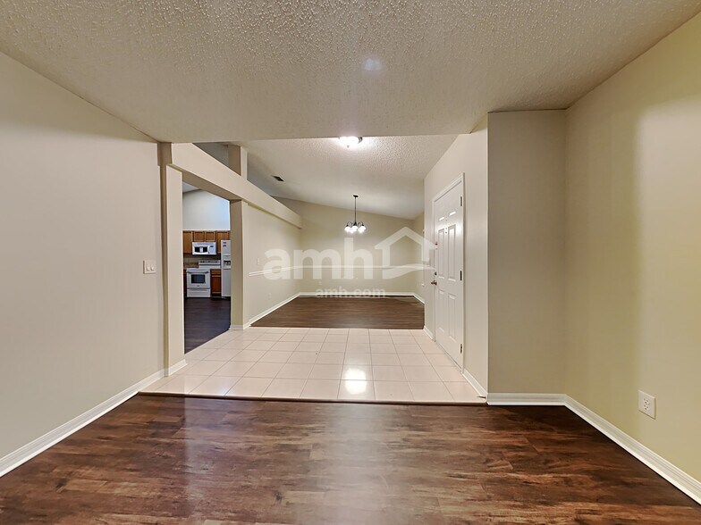 Building Photo - 2961 Golden Pond Blvd