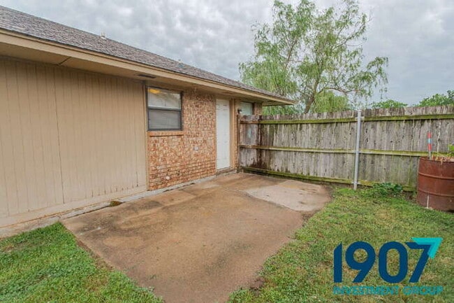 Building Photo - SPECIAL OFFER! Move In Now & Get 50% Off Y...