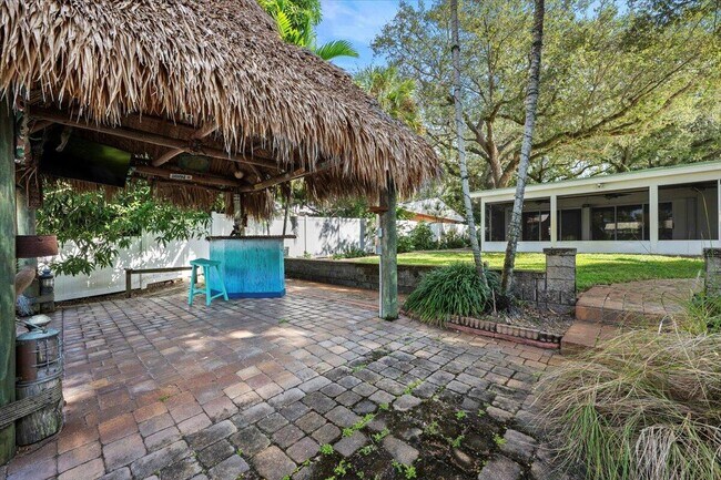 Building Photo - 12831 Shore Dr