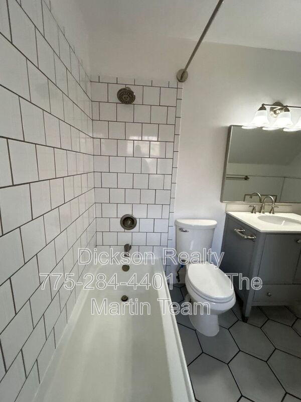 Building Photo - 901 Walker Ave