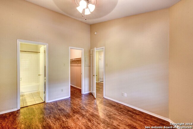 Building Photo - 1 Bed 1 Bath Woodside Condo NS Subdivision